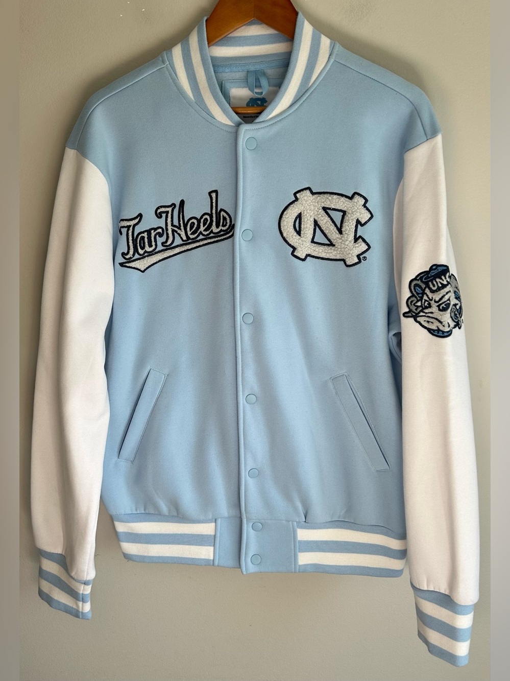 University North Carolina Tar Heels Bomber Jacket L Blue White Stitched Patches